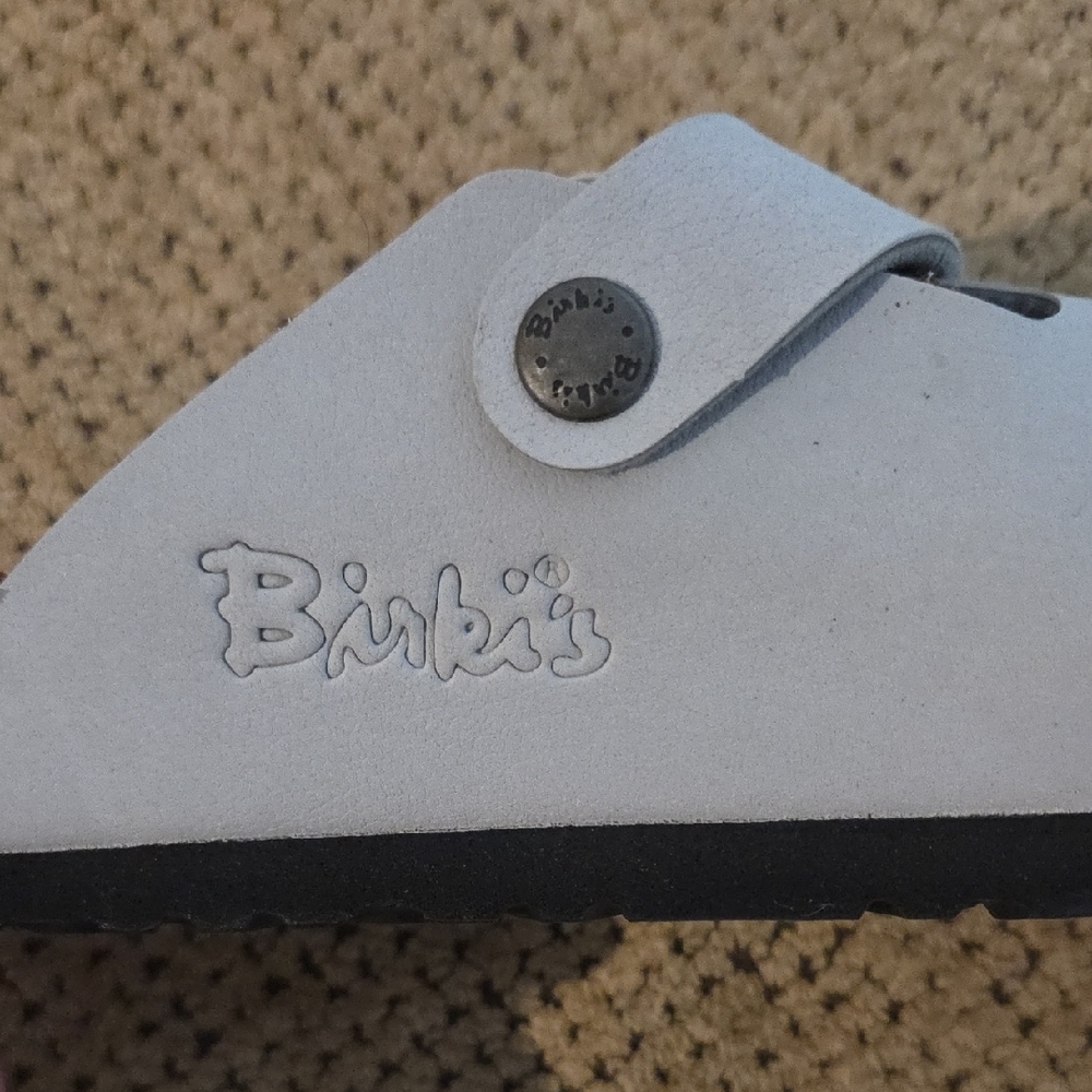 Birki's Grey Perforated Heart Slip-On Clog with Buckle - Picture 5 of 6